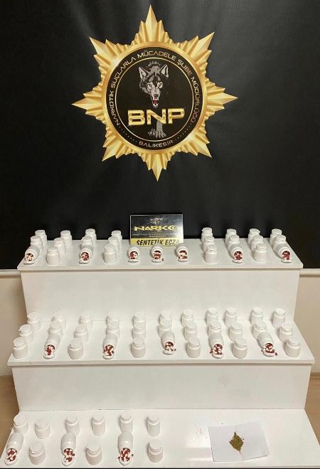 Balıkesir’de Uyuşturucu Operasyonu: Binlerce Sentetik Hap Ele Geçirildi