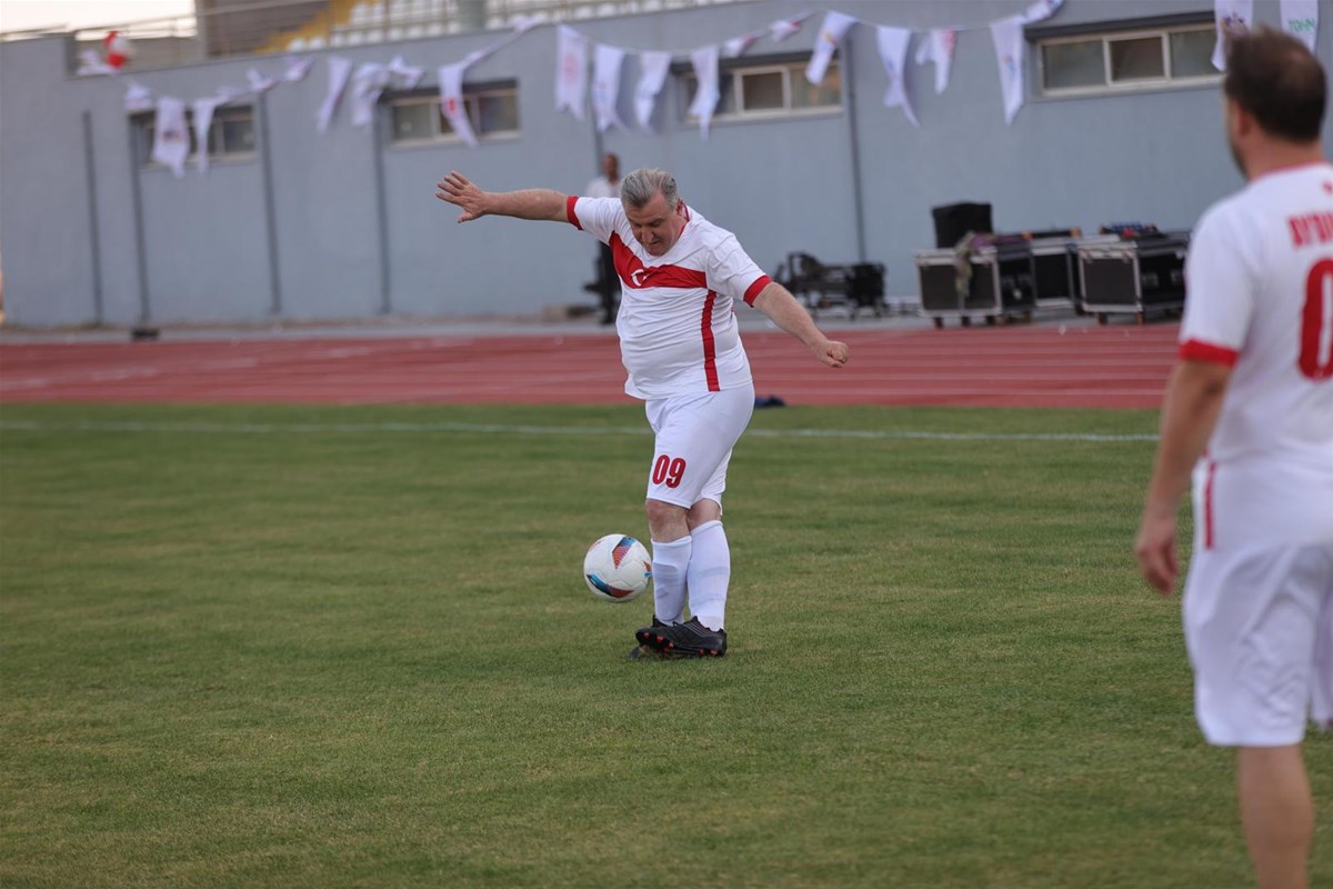 Aydın’da 23 Spor ve Gençlik Tesisi Hizmete Açıldı: Gençlerden Törene Yoğun İlgi