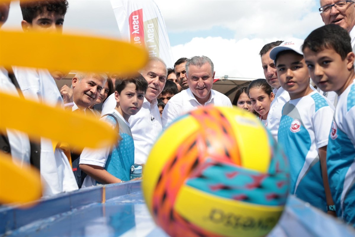 Mimar Sinan Spor Kompleksi’nin Temeli Atıldı: Bakan Bak’tan Gençlere ve Ailelere Güçlü Mesaj
