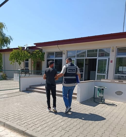 Burhaniye’de 28 Yıl Hapis Cezası Bulunan Şahıs Yakalandı