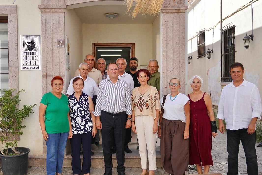 Başkan Mesut Ergin’den ADD Ayvalık Şubesi’ne Ziyaret
