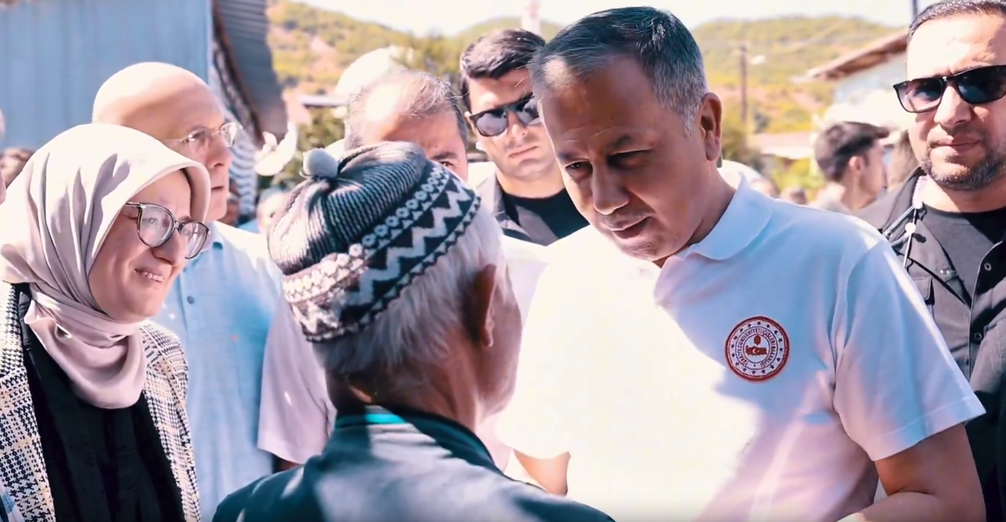 Bakan Yerlikaya Deprem Bölgesinde: Alacaatlı ve Gölcük’te İncelemelerde Bulundu