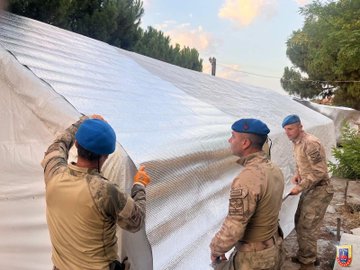 Balıkesir Sındırgı Depreminde Jandarma Komandolarından Hızlı Müdahale