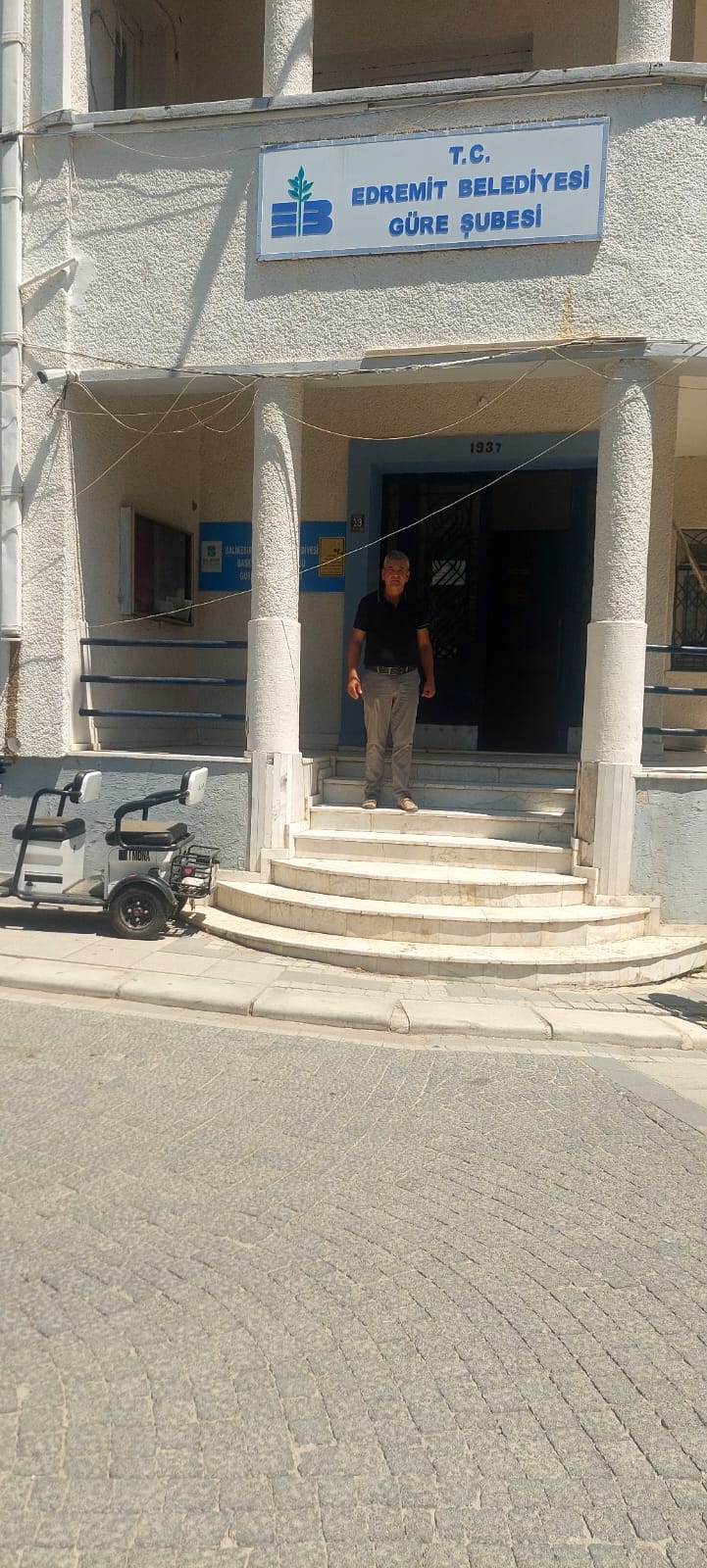 Güre Mahallesi Eski Belediye Binası Çürümeye Terk Edildi