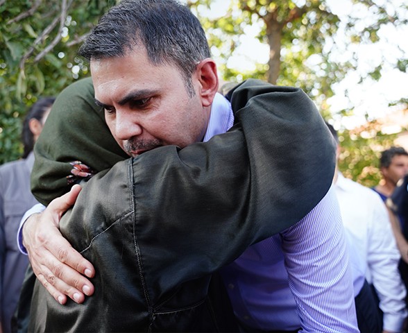 BAKAN KURUM, SINDIRGI DEPREMİNDE HASAR GÖREN KÖYLERİ ZİYARET ETTİ