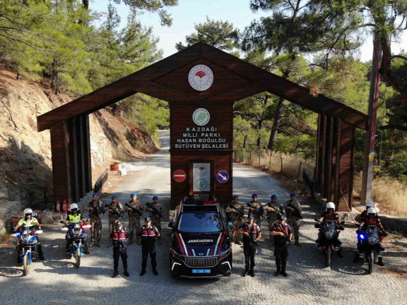 Balıkesir İl Jandarma Komutanlığı’ndan Orman Yangınlarıyla Mücadelede Güçlendirilmiş Denetim Faaliyetleri