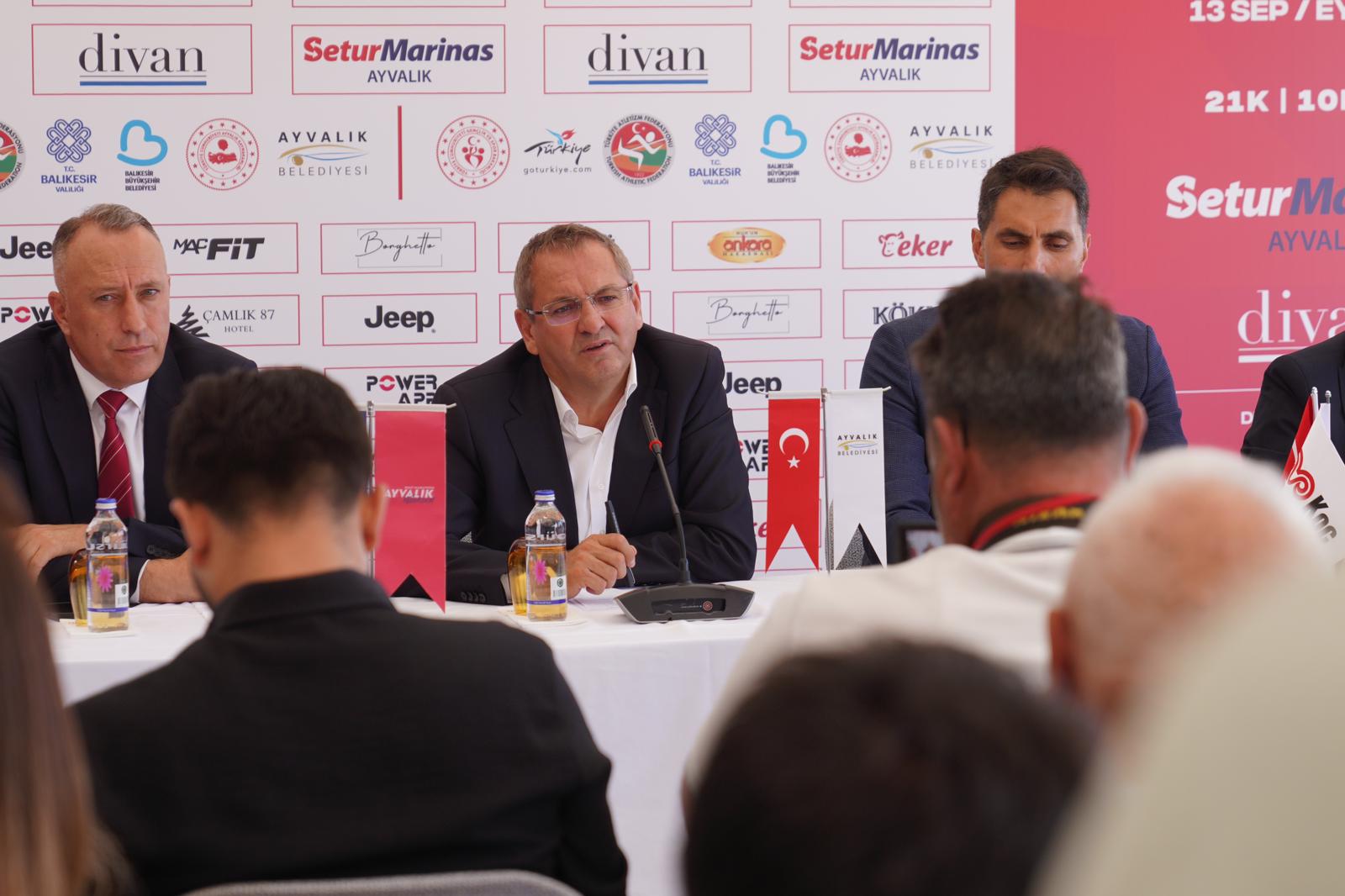 Başpehlivan Enes Doğan’a Davullu Zurnalı Karşılama