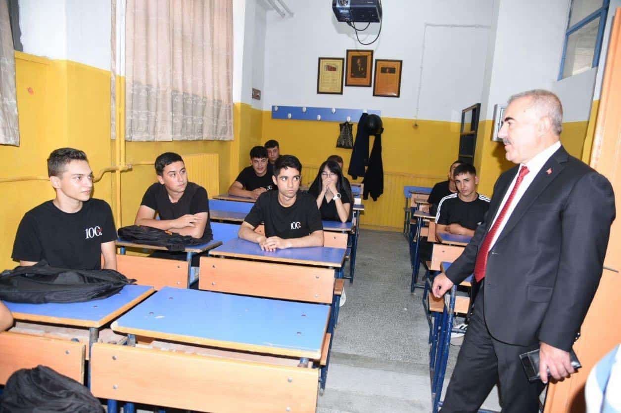 İl Millî Eğitim Müdürü Murat Demir’den 3 Okula Ziyaret