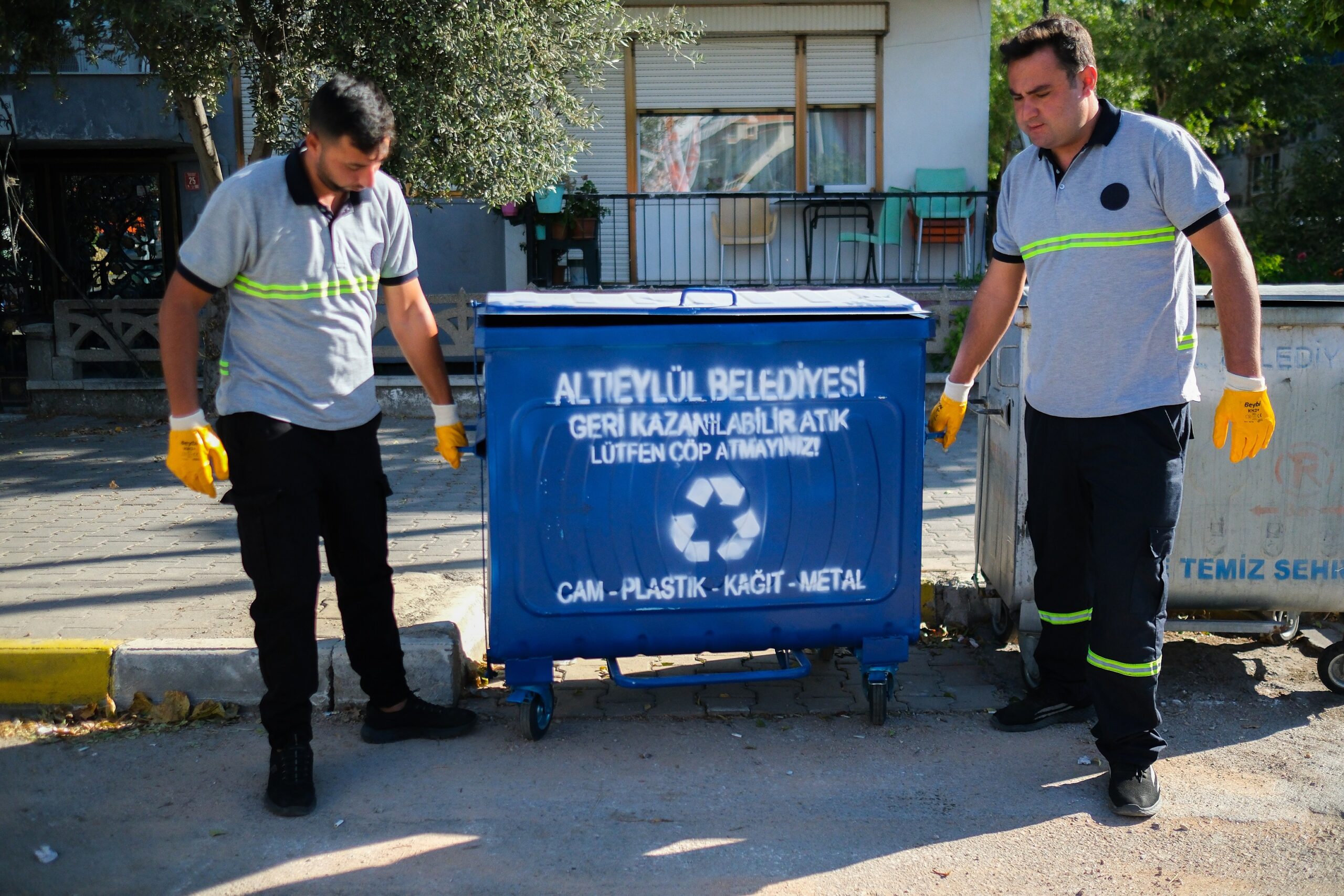 ALTIEYLÜL’DE SIFIR ATIK SEFERBERLİĞİ