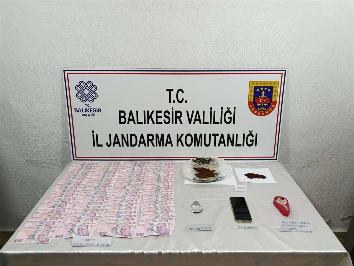 Balıkesir’de Jandarmadan Narkotik Operasyonu: 29 Gözaltı, 600’e Yakın Uyuşturucu Hap
