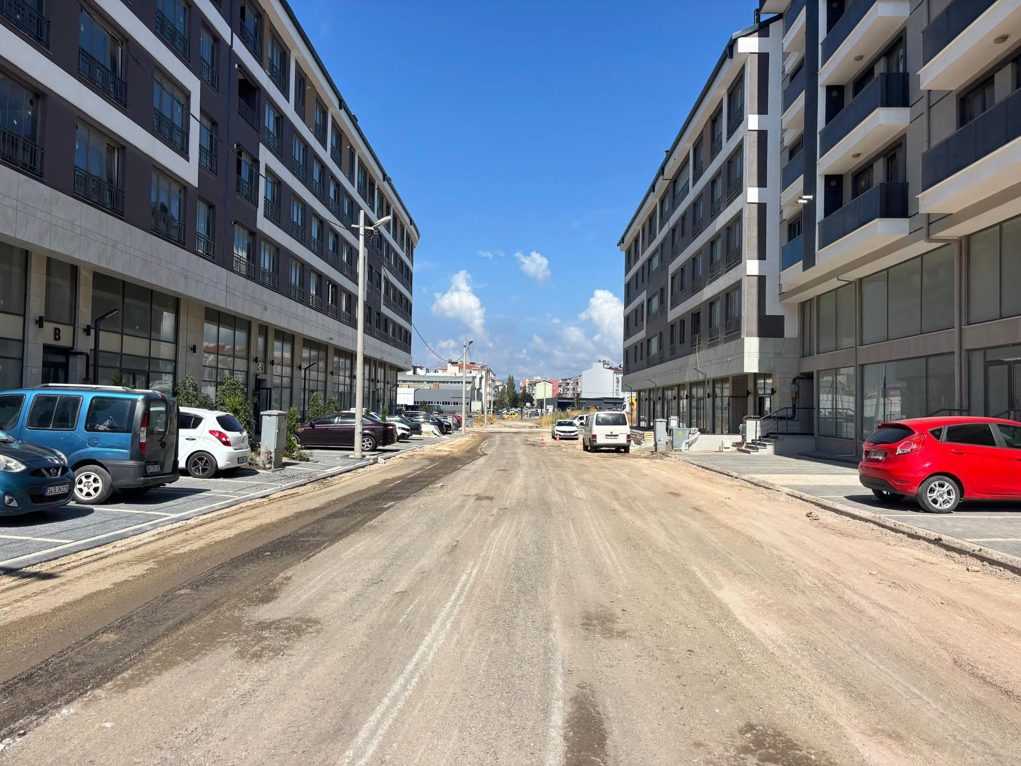 Bandırma’da Altyapı ve Asfalt Seferberliği Sürüyor