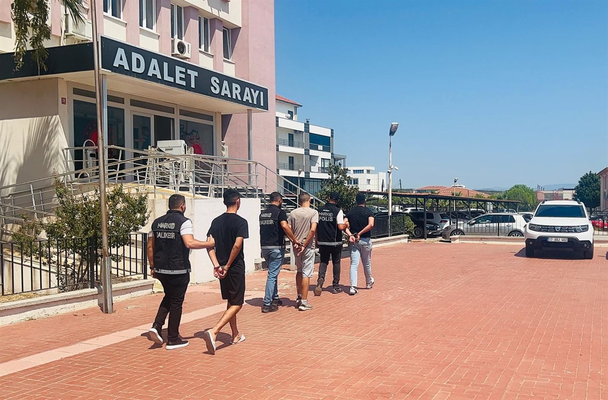 Ayvalık ve Edremit’te Uyuşturucu Operasyonu