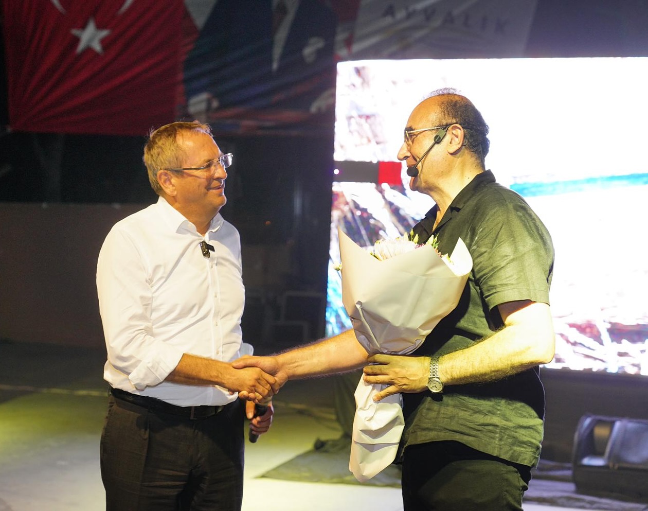 Sunay Akın Ayvalık’ta “Zafere Giden Yol”u Anlattı