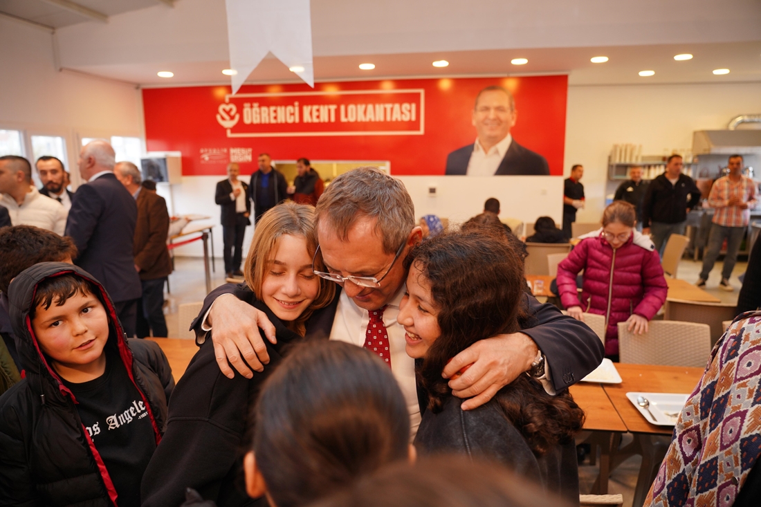 Mesut Ergin: “Gençler Ayvalık’ın Geleceği, Sofraları Onlara Açıyoruz”