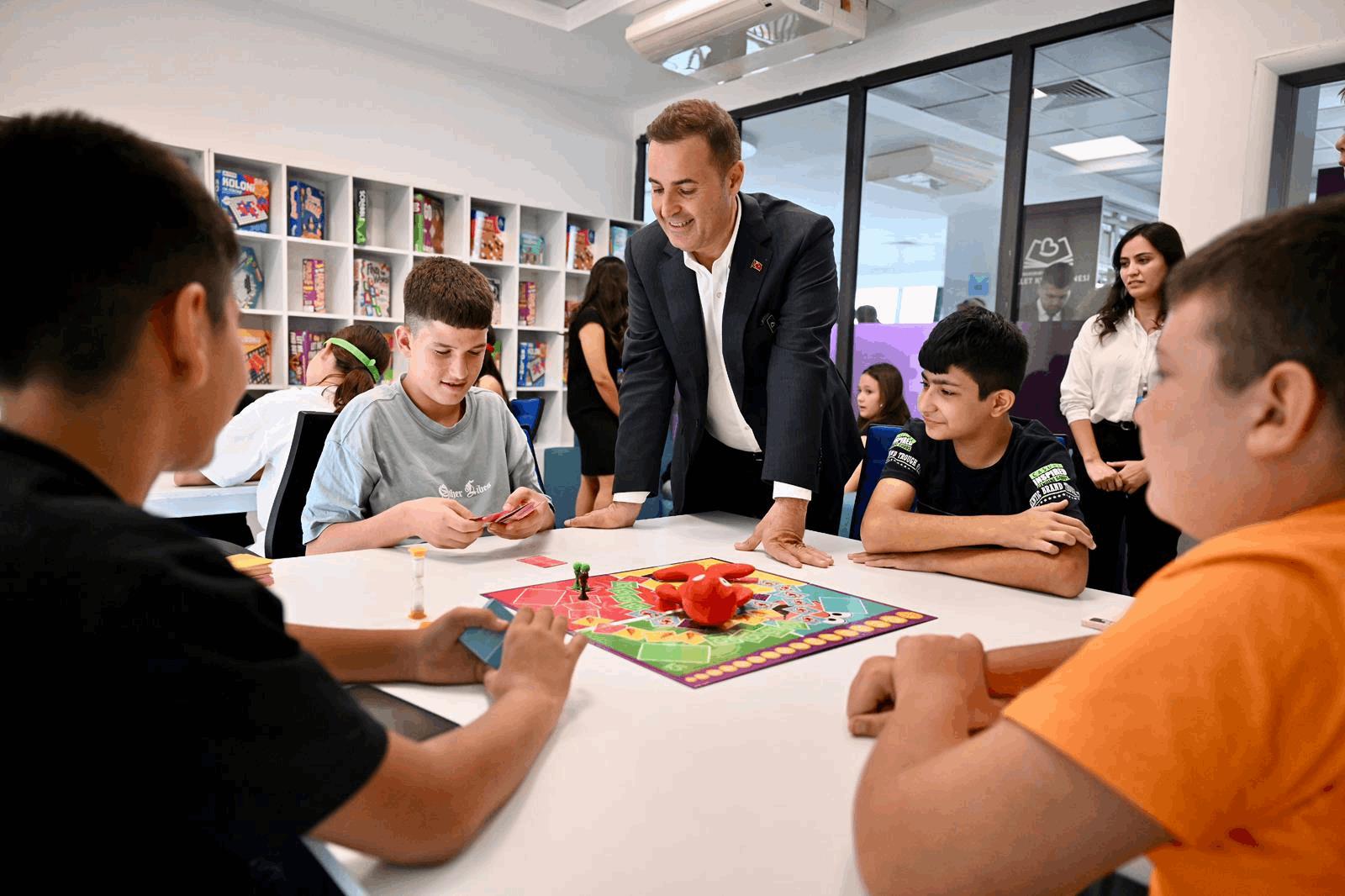 Akın: “Bir Şehrin Kütüphanesi Yoksa Geleceği de Olmaz”