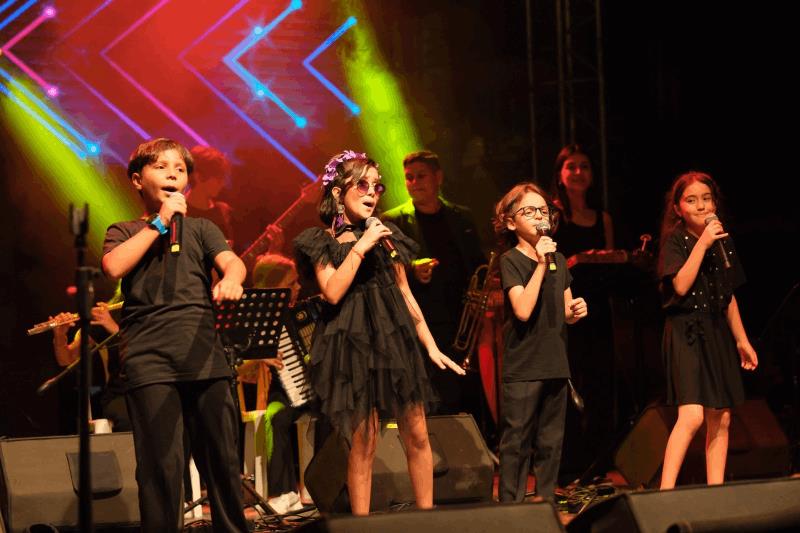 MOD10 Gençlik Orkestrası Altınova’da Kurtuluş Coşkusu Yaşattı