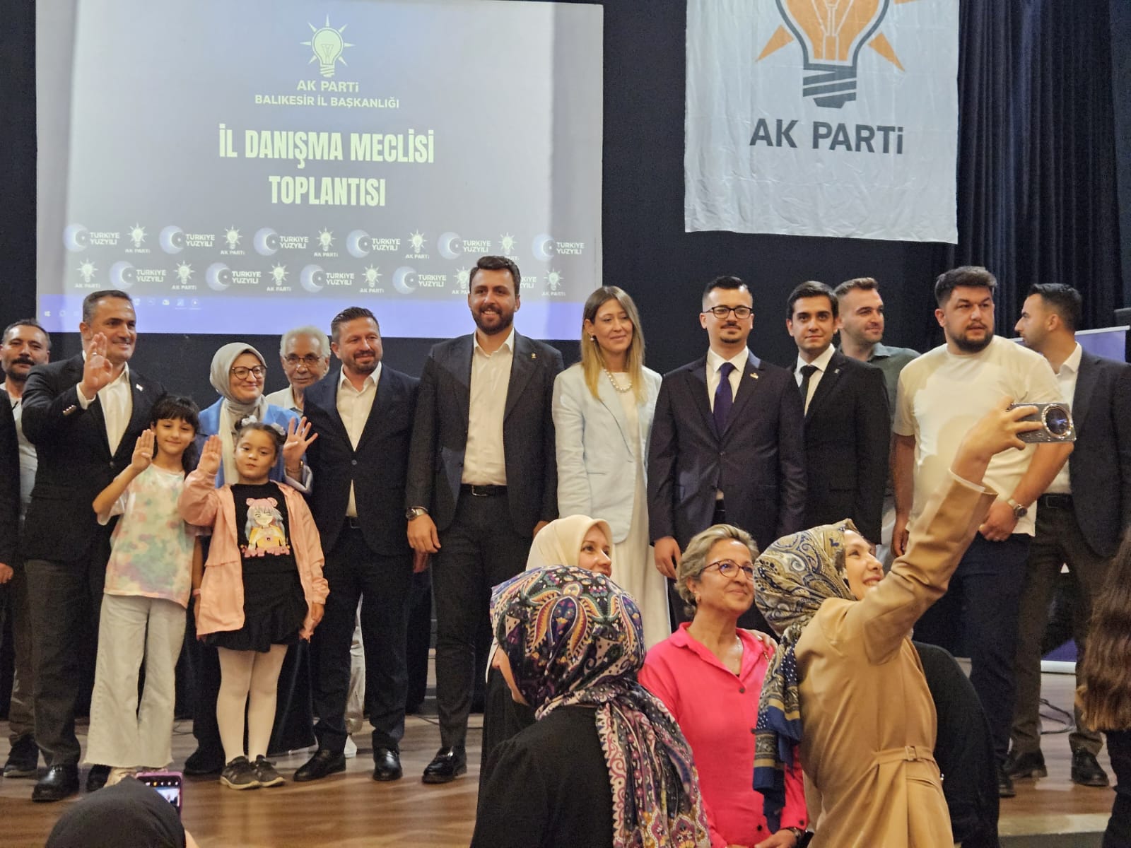 AK Parti Balıkesir İl Danışma Meclisi’nde Birlik ve Beraberlik Vurgusu