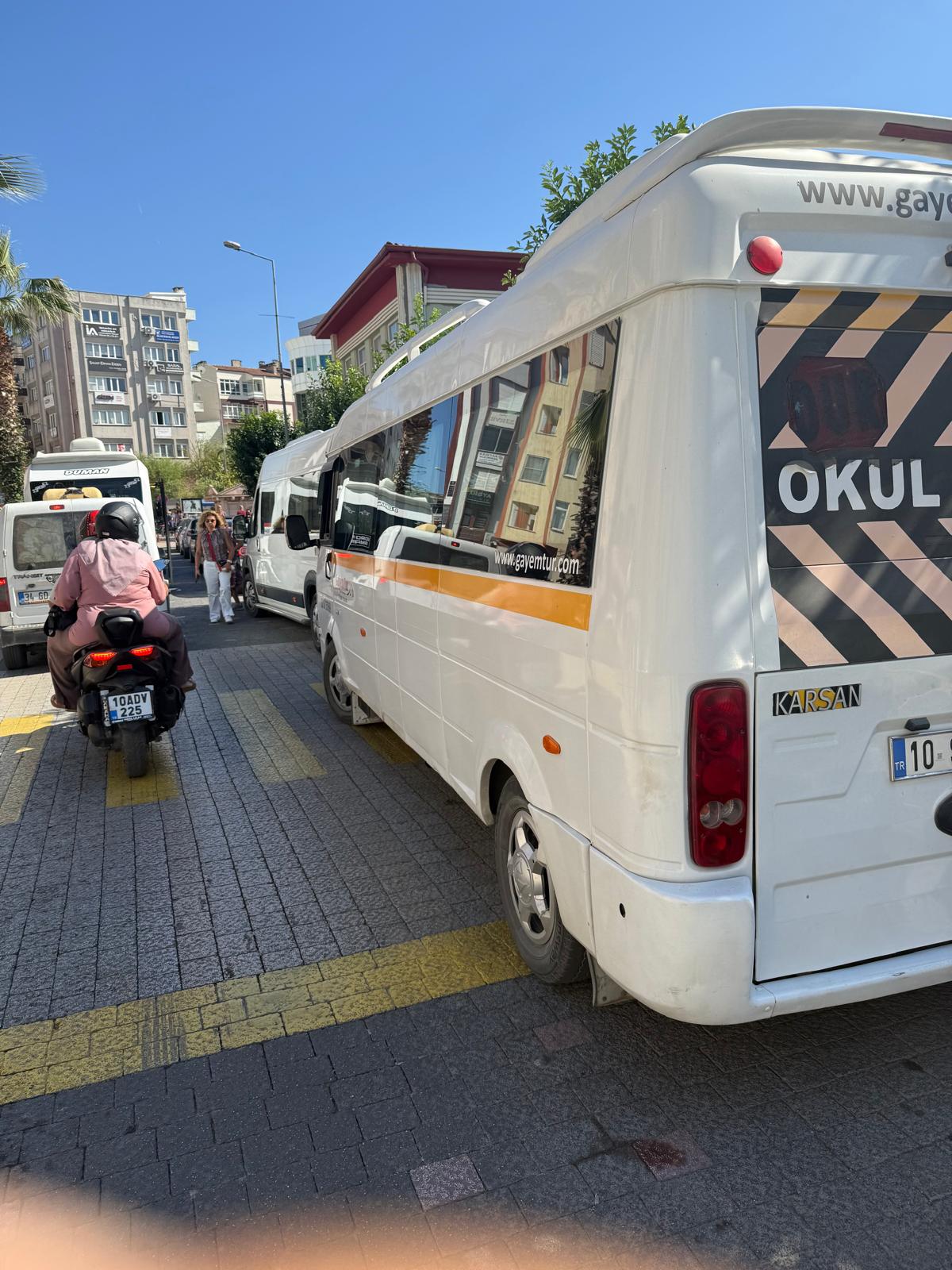 Edremit Karagözoğlu İlköğretim Okulu’nda Trafik ve Eğitim Krizi