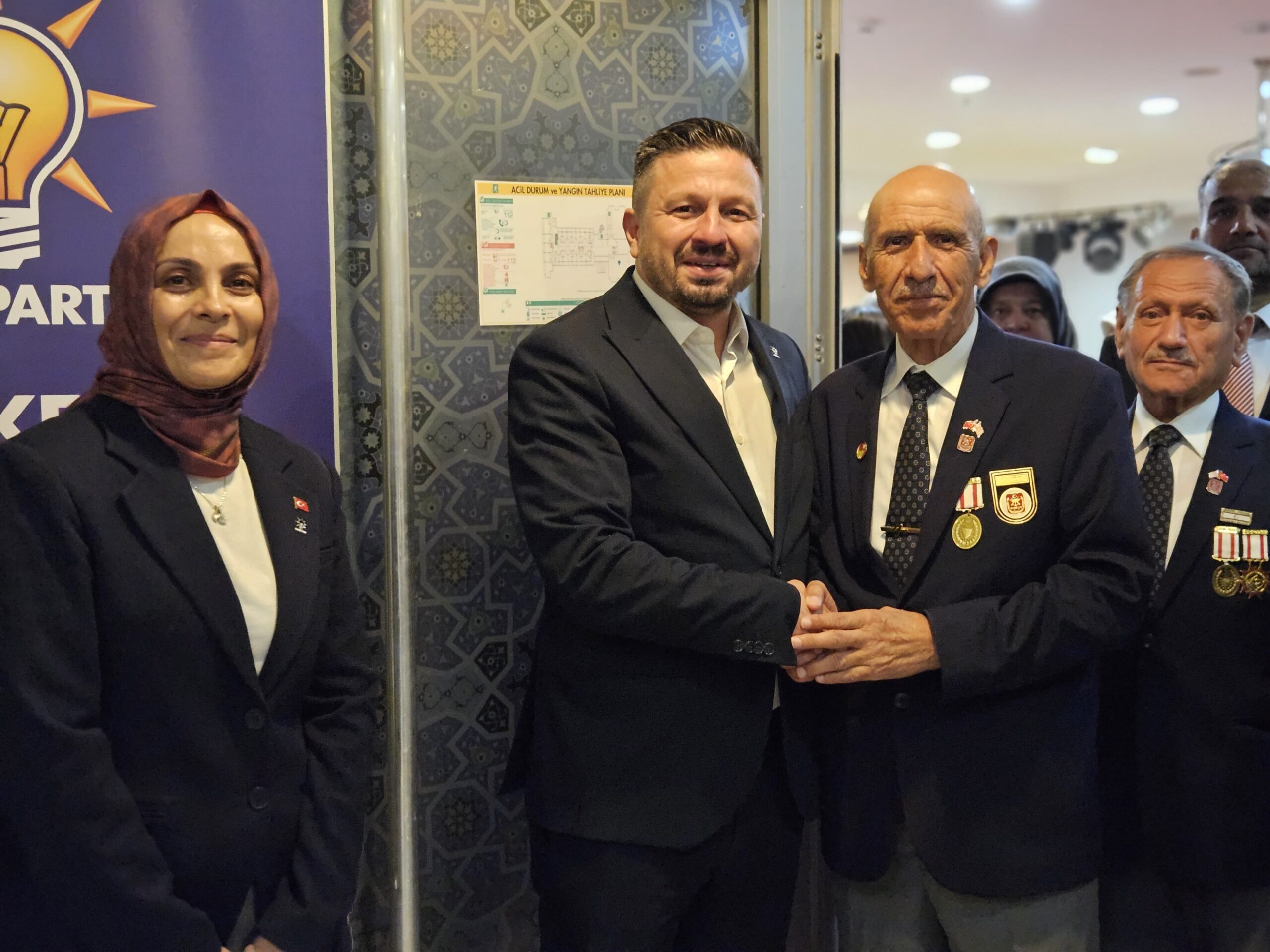 AK Parti’den Gazilere: “Sizler Bu Milletin Yaşayan Kahramanlarısınız”