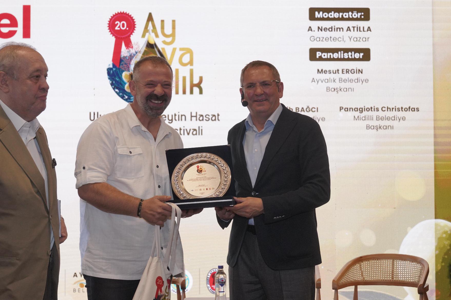 Ayvalık’ta Zeytinin İki Yakasını Buluşturan Panel Büyük İlgi Gördü