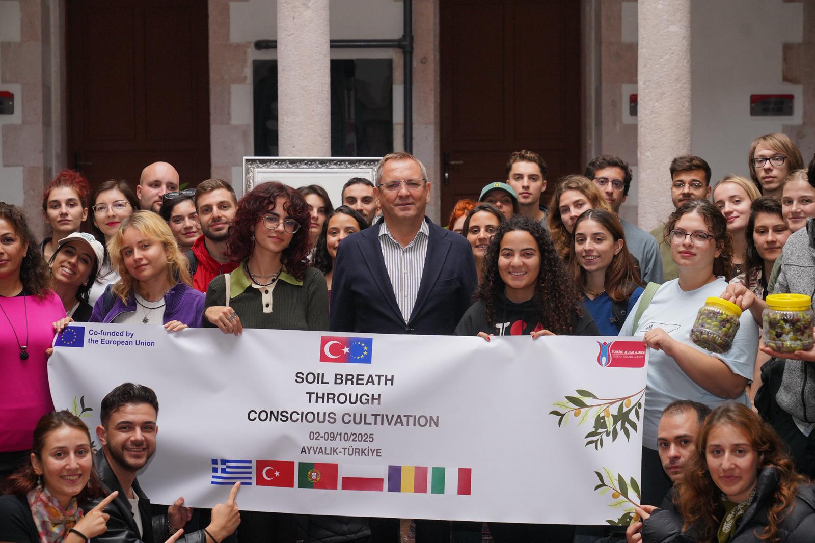 Ayvalık’ta Gençler Zeytin Kültürünü Deneyimledi