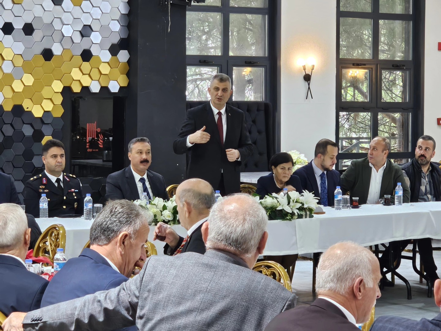 Gölcük’te Muhtarlar Günü Anıtpark’ta Törenle Kutlandı