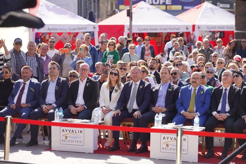 20. Ayvalık Uluslararası Zeytin Hasat ve Turizm Festivali Başladı