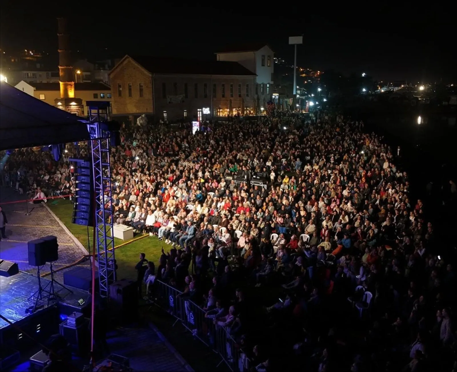 Ayvalık’ta Ege Rüzgarı Esti! Festivalde Müzik Dolu Gece