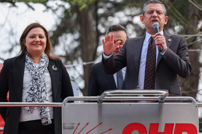 CHP’den AK Parti’ye Geçiş İddiaları Siyaset Gündeminde