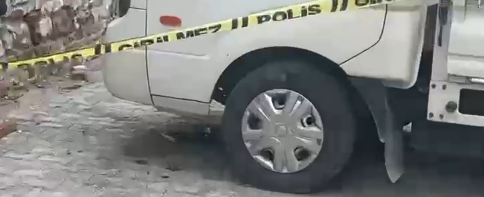 Araç Altında Silah Bulundu