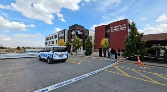 Üniversite Önünde Pompalı Tüfekli Saldırı