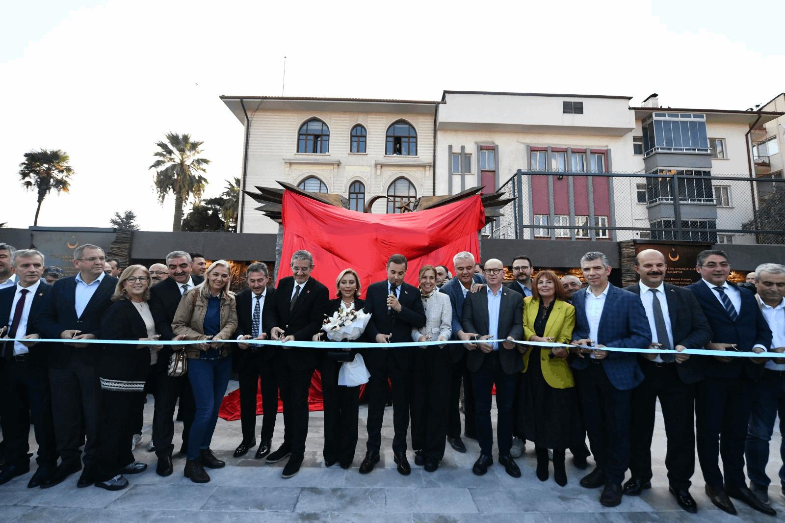 Cumhuriyet Meydanı 2. Etabı Açıldı