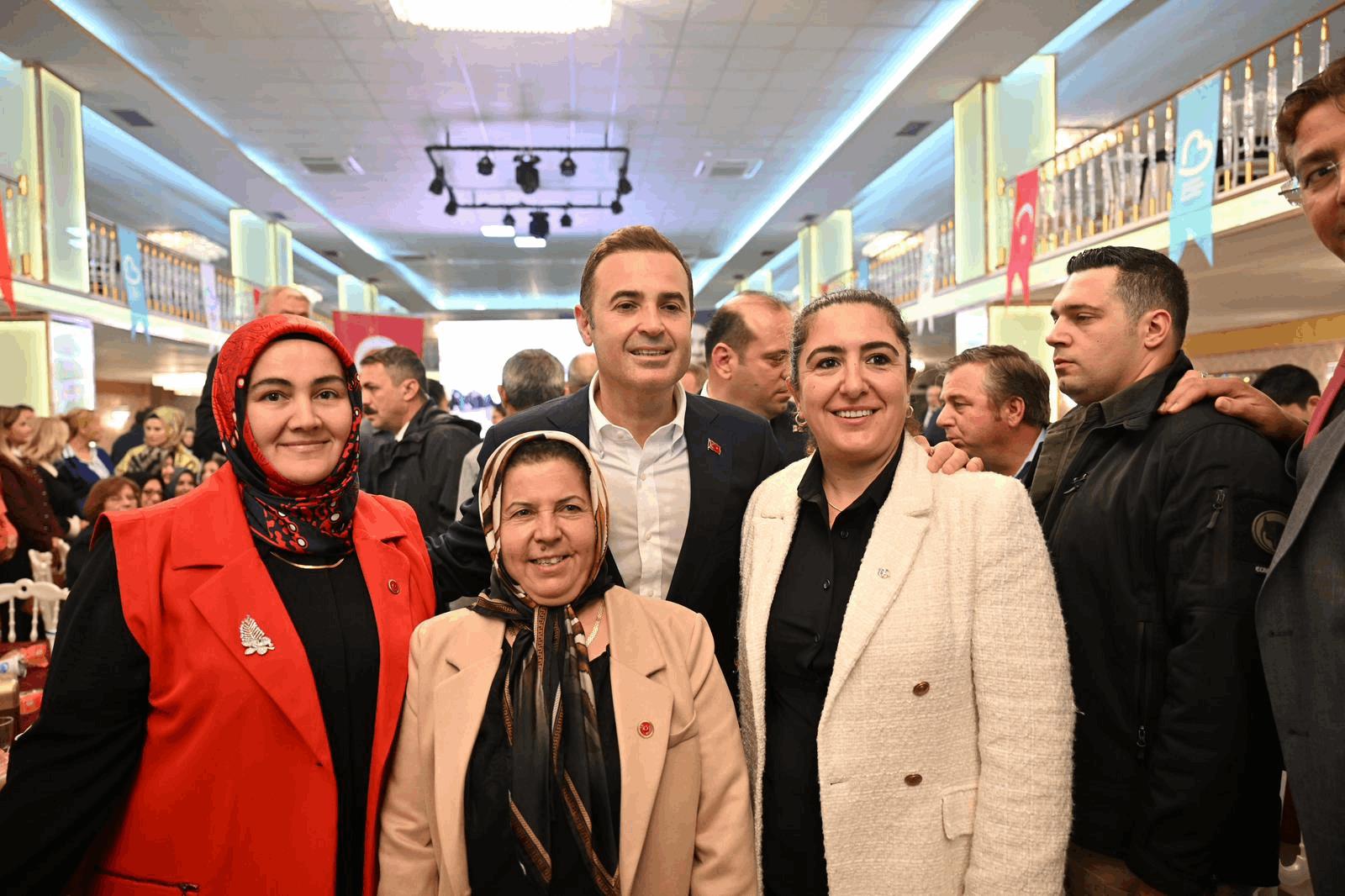 Akın: “Muhtarlar, Benim Yol Arkadaşlarımdır”