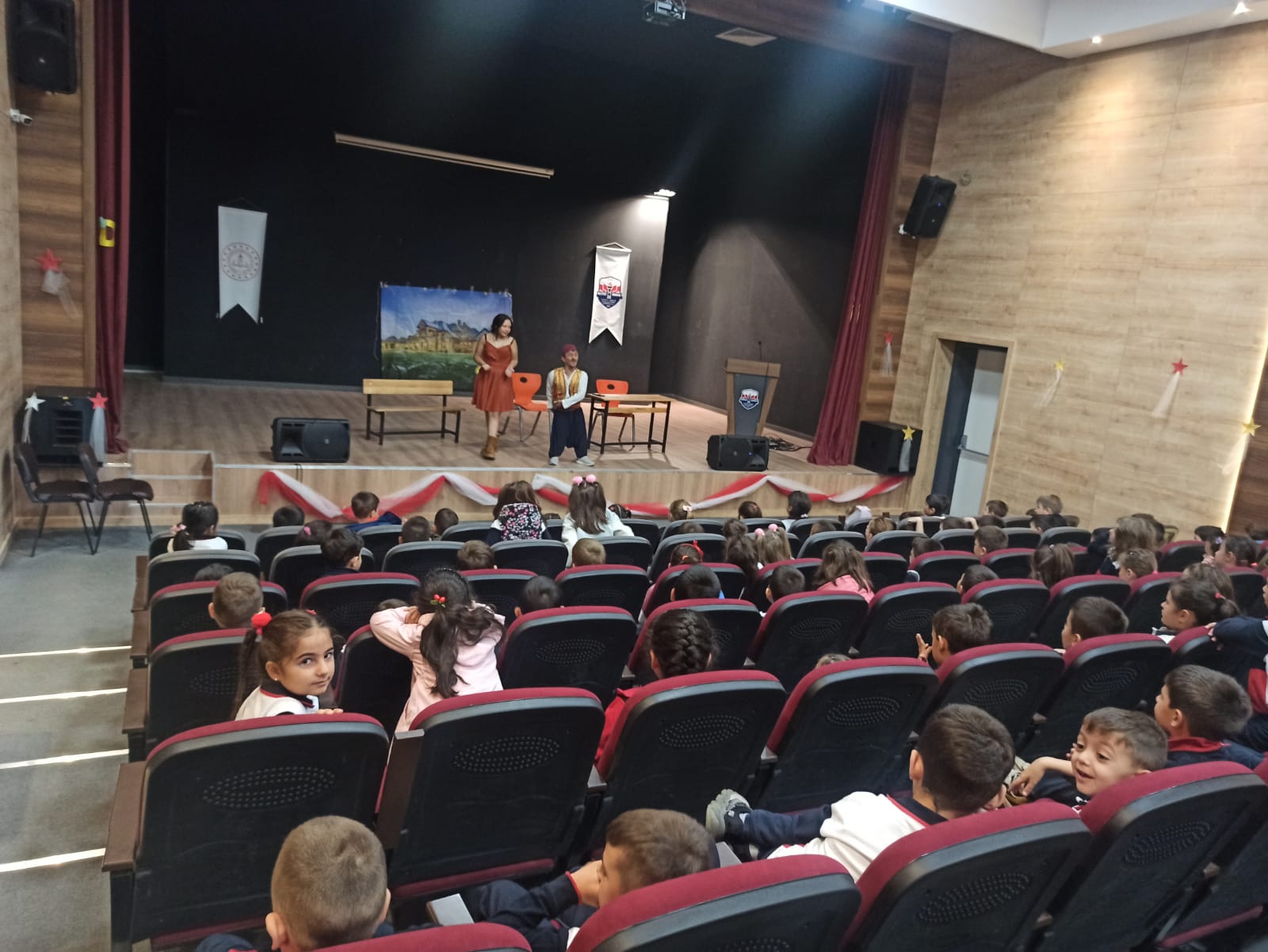 “Yağmur Hanım’ın Konağı” Türkiye Turnesinde Çocuklarla Buluşuyor