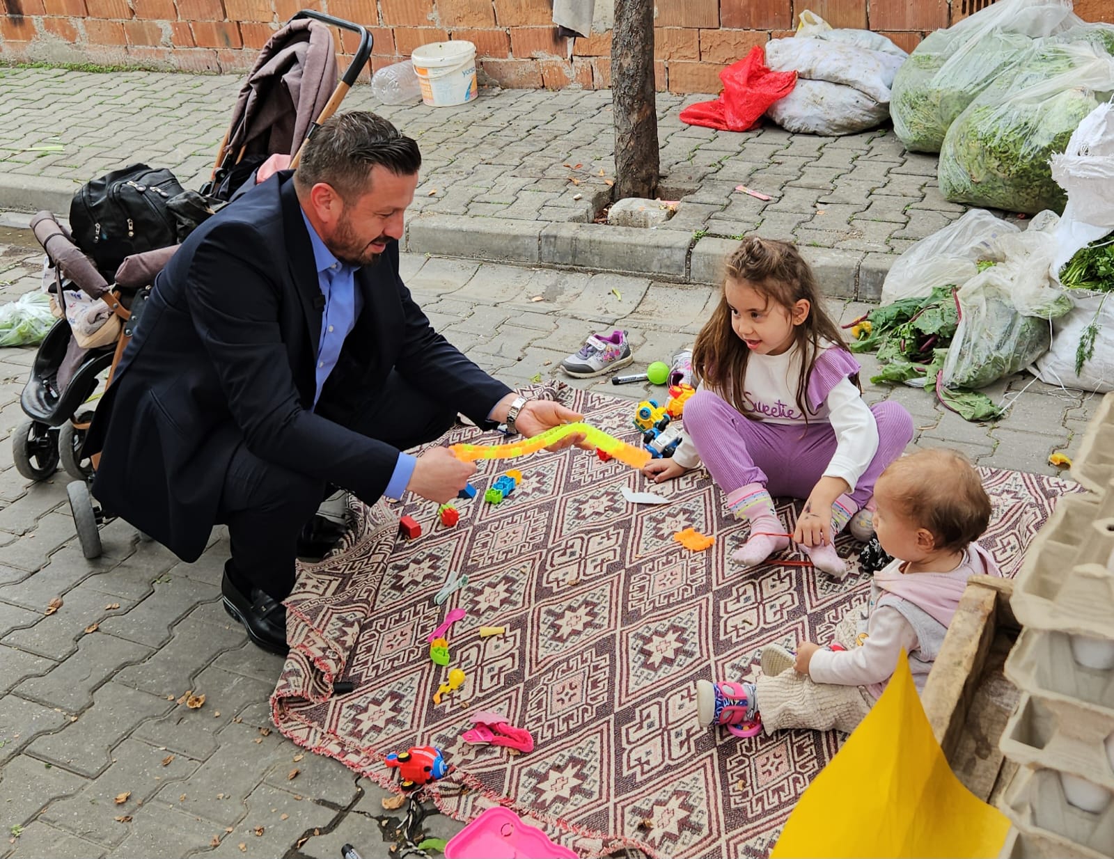 Aydemir Edremit’te Yoğun Ziyaret Trafiğiyle Sahadaydı