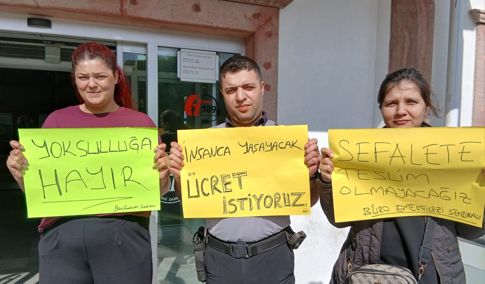 Ayvalık’ta Büro Emekçileri “Grevli, Toplu Sözleşmeli Sendikal Hak” Talebiyle Alanlardaydı