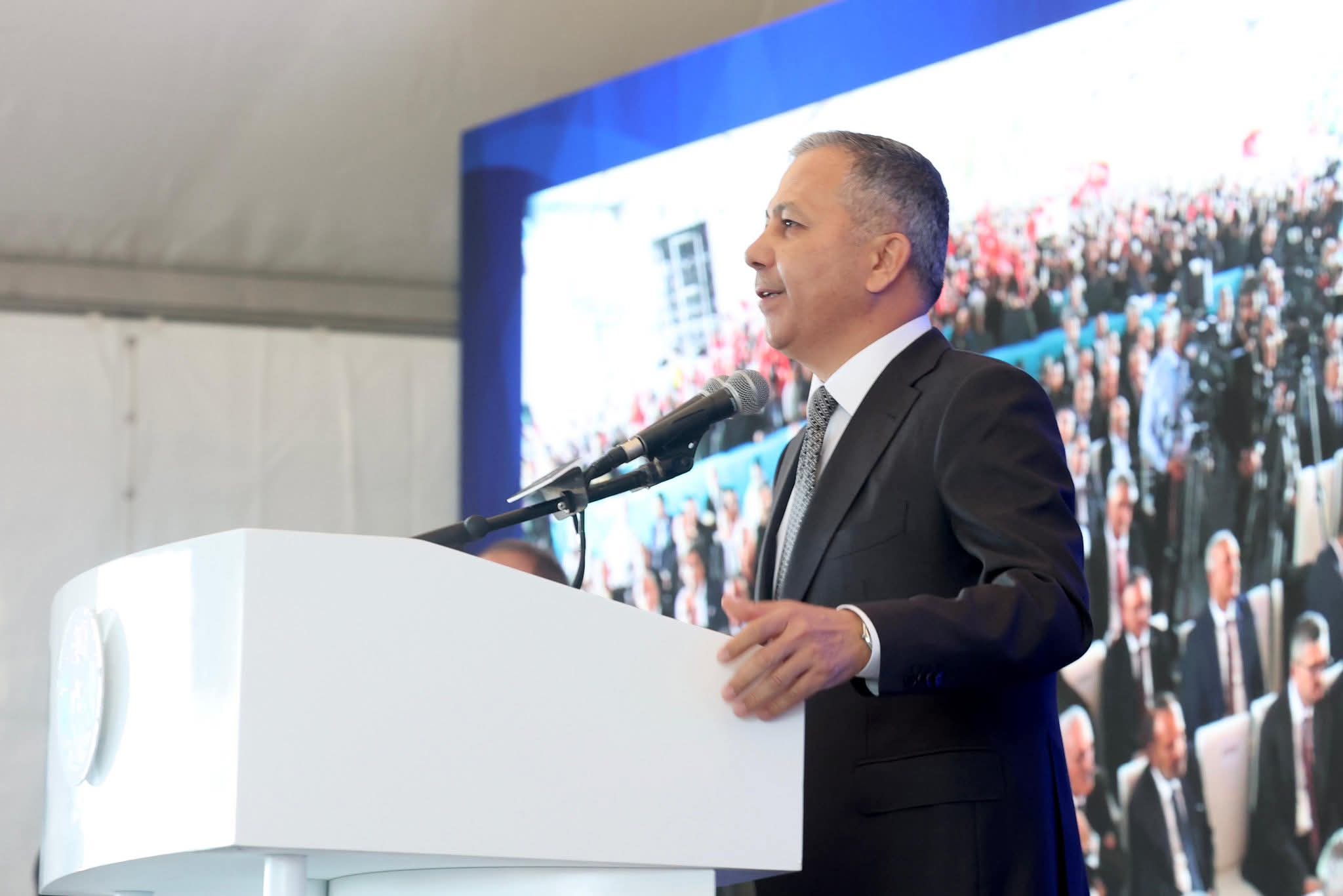 Türkiye genelinde FETÖ terör örgütüne yönelik yürütülen operasyonlar kararlılıkla sürüyor.