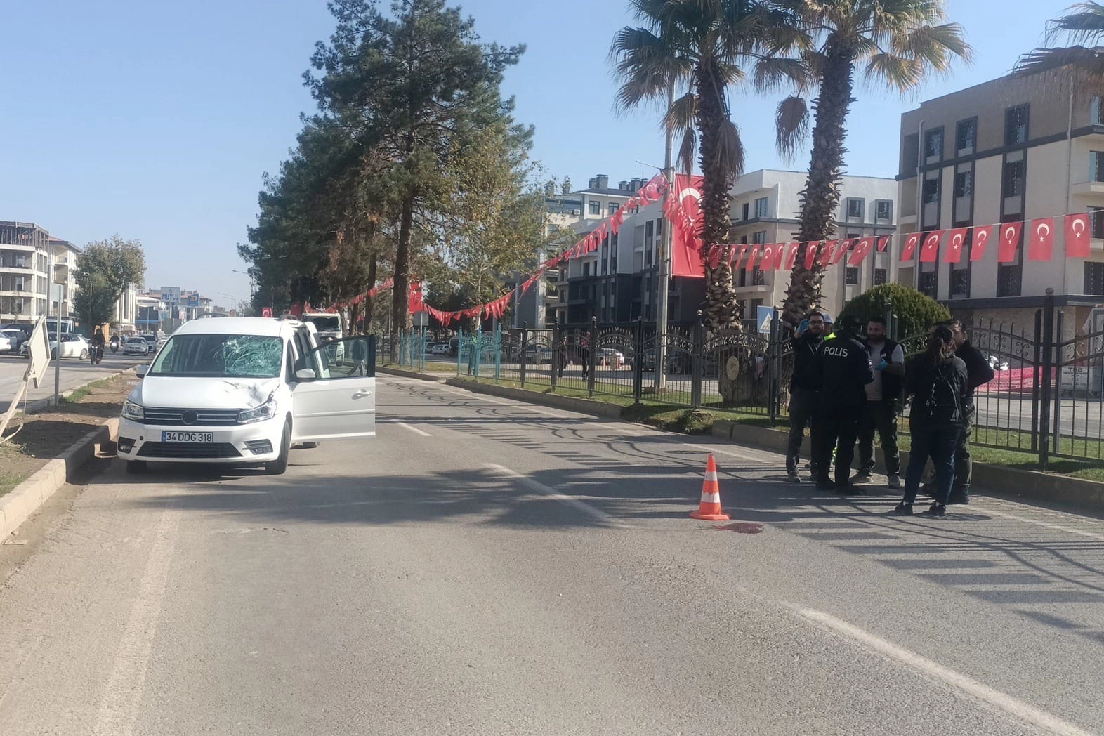 Adıyaman’ın sevilen ismi ‘Emel Abla’ trafik kazasında ağır yaralandı