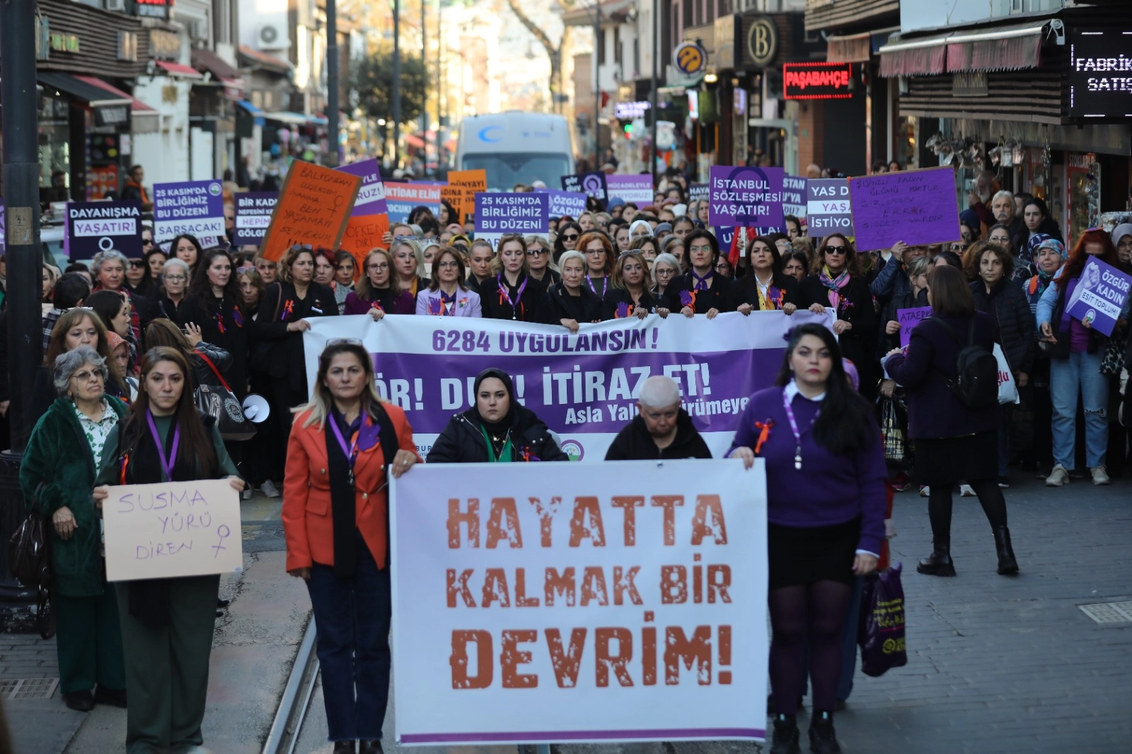 Bursa’da adımlar şiddetsiz dünyaya atıldı