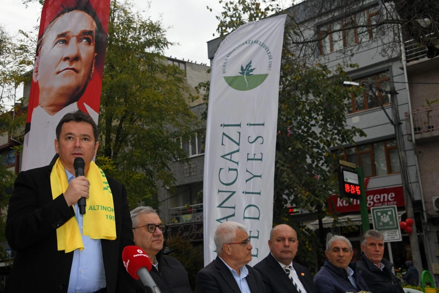 Bursa Osmangazi’de Başkan Aydın İstiklal’i dinledi