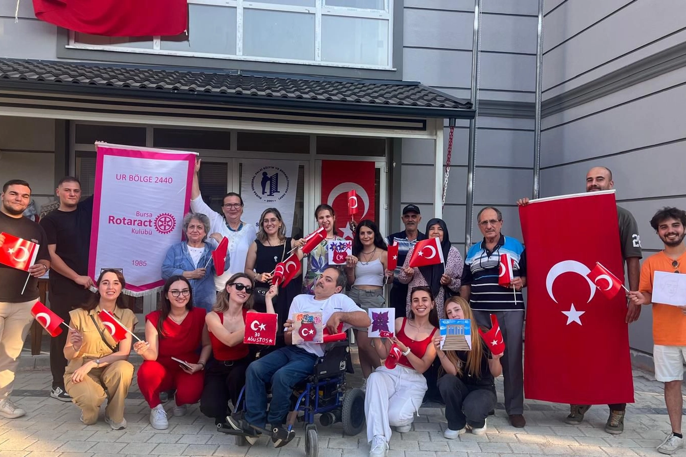 Bursa Rotaract’tan ‘Cumhuriyet Yolu Projeleri’ ile anlamlı etkinlikler