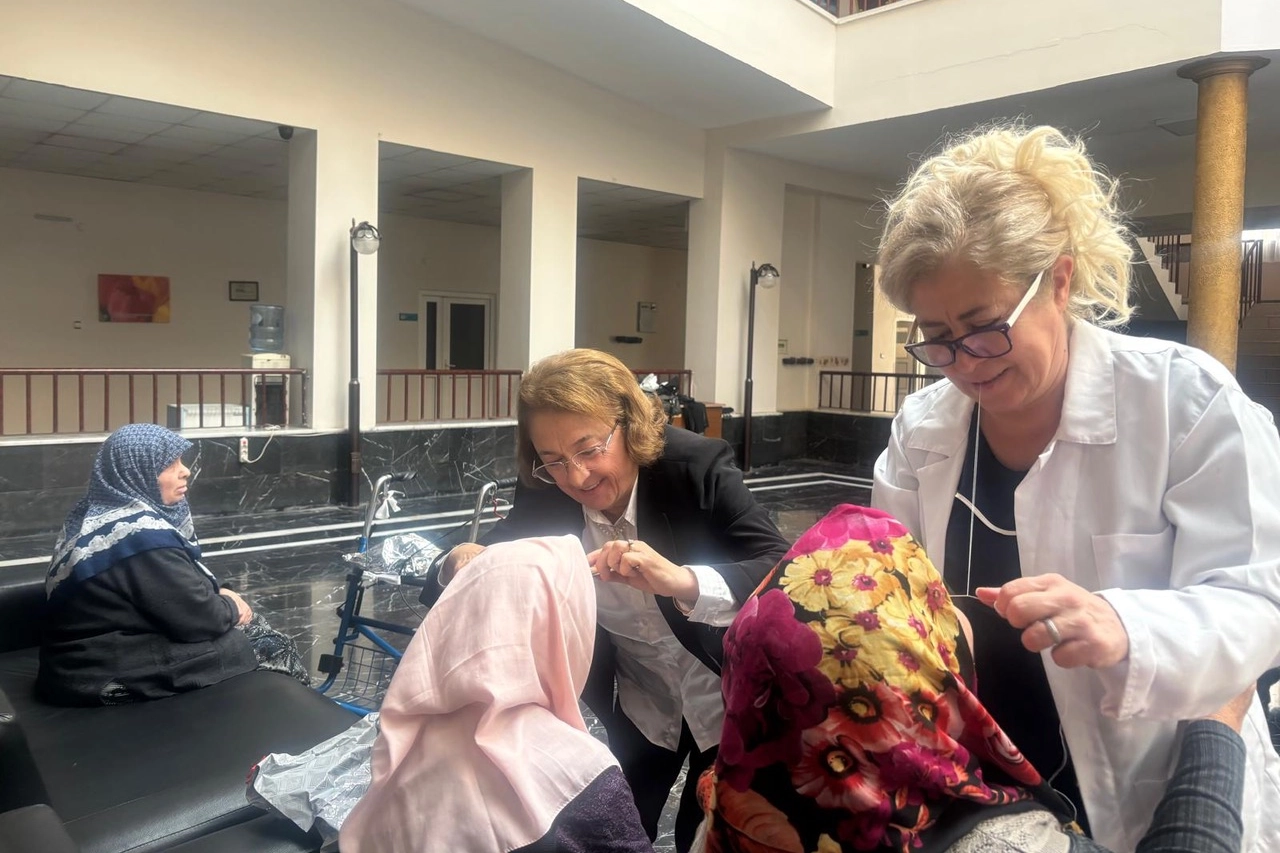 CHP Kayseri Talas Kadın Kolları’ndan huzurevine ziyaret