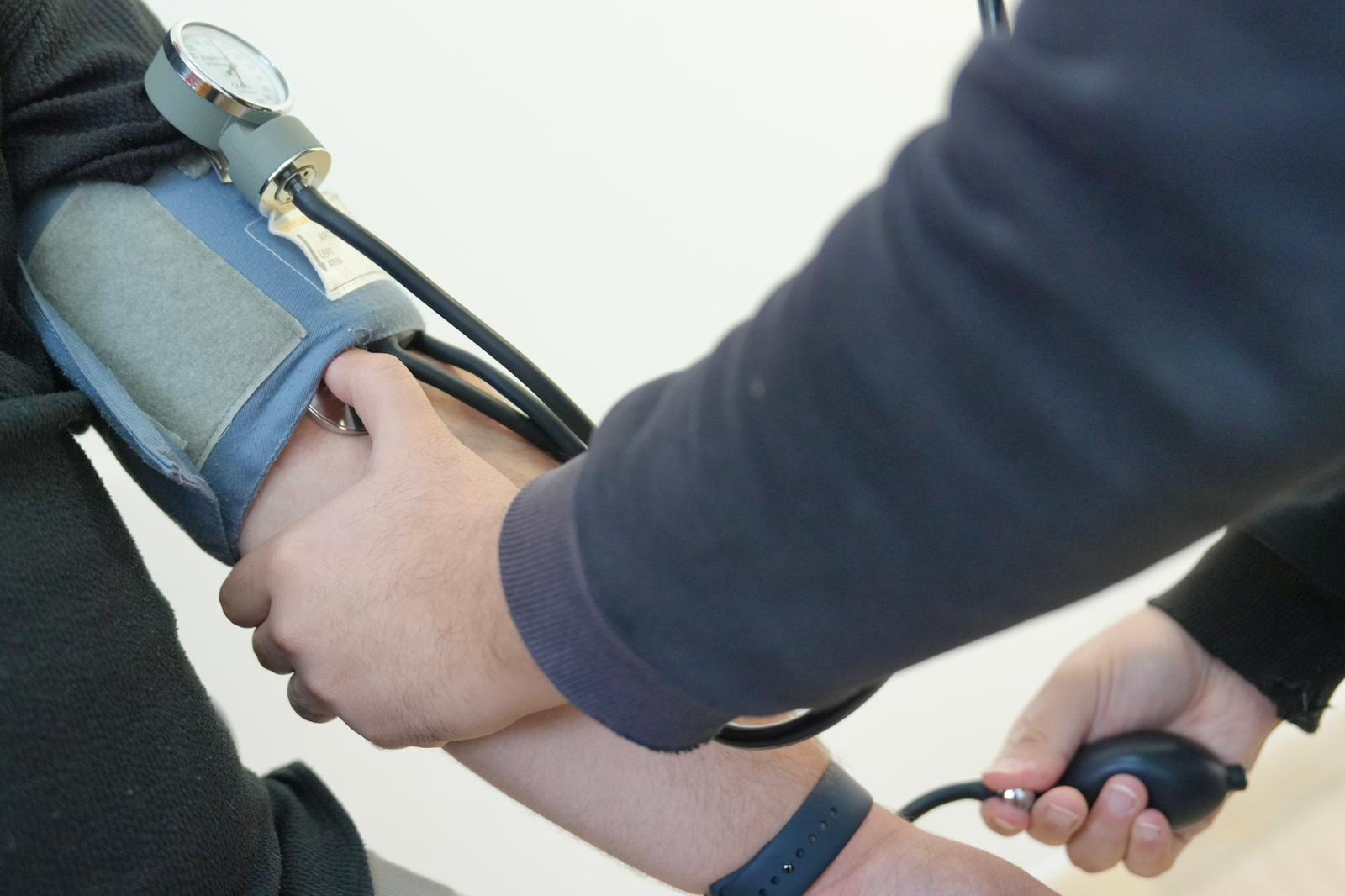 BURHANİYE BELEDİYESİ “EVDE BAKIM HİZMETLERİ” DEVAM EDİYOR