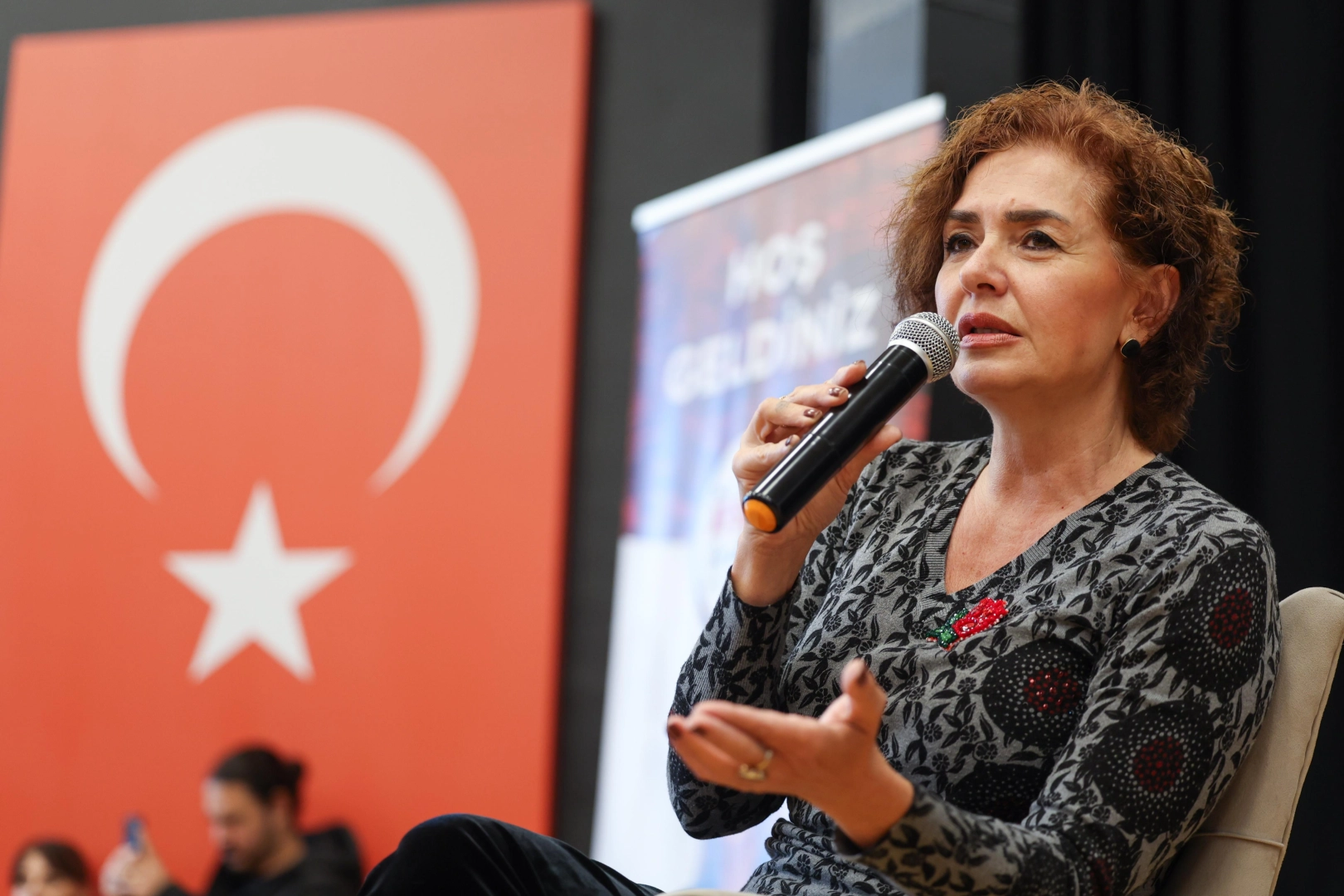 Gazeteci Özlem Gürses’ten Bakırköy’de ‘umutlu’ konuşma