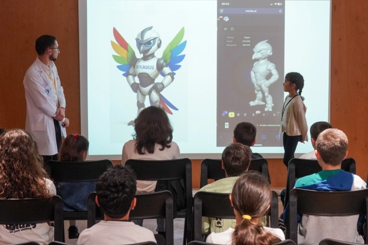 İstanbul Beylikdüzü’nde geleceği kodlayan dijital eğitim sürüyor