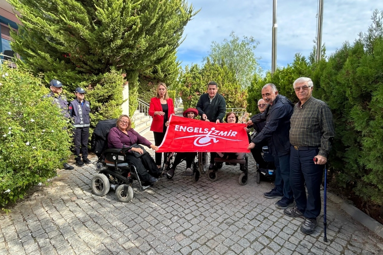 İzmir Büyükşehir’den bir “Kırmızı Bayrak” da Çeşme Belediyesi’ne