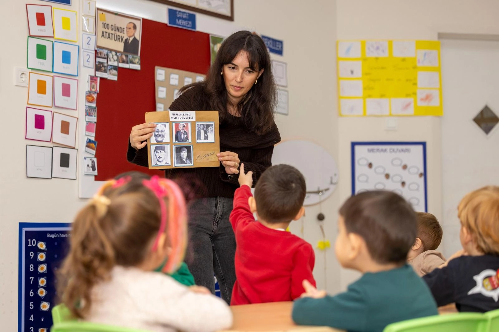 İzmir’de duygulandıran öğretmenlik hikâyesi… Eğitim gördüğü anaokuluna 25 yıl öğretmen oldu