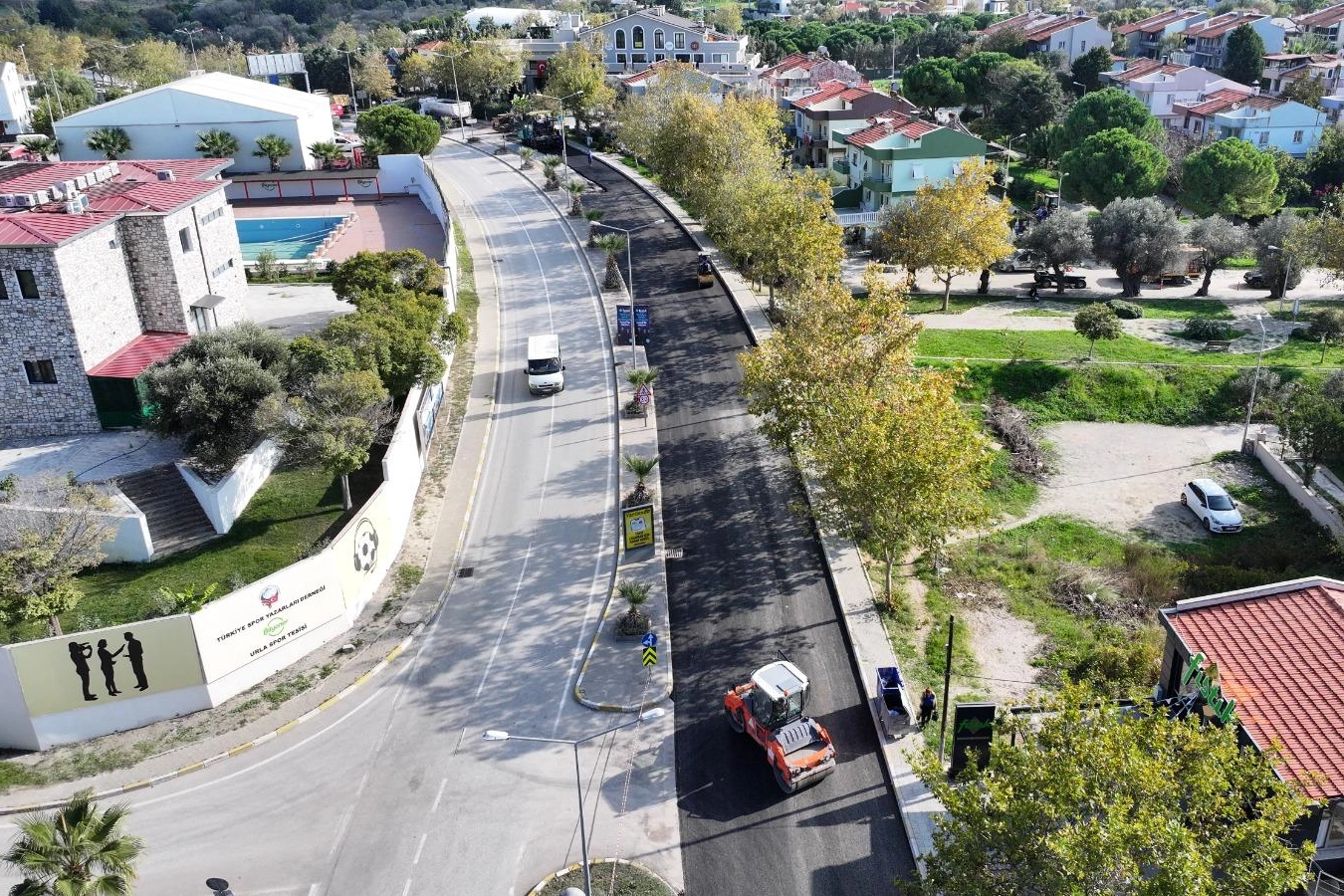 İzmir’de Urla’ya iki caddeye yeni çehre 