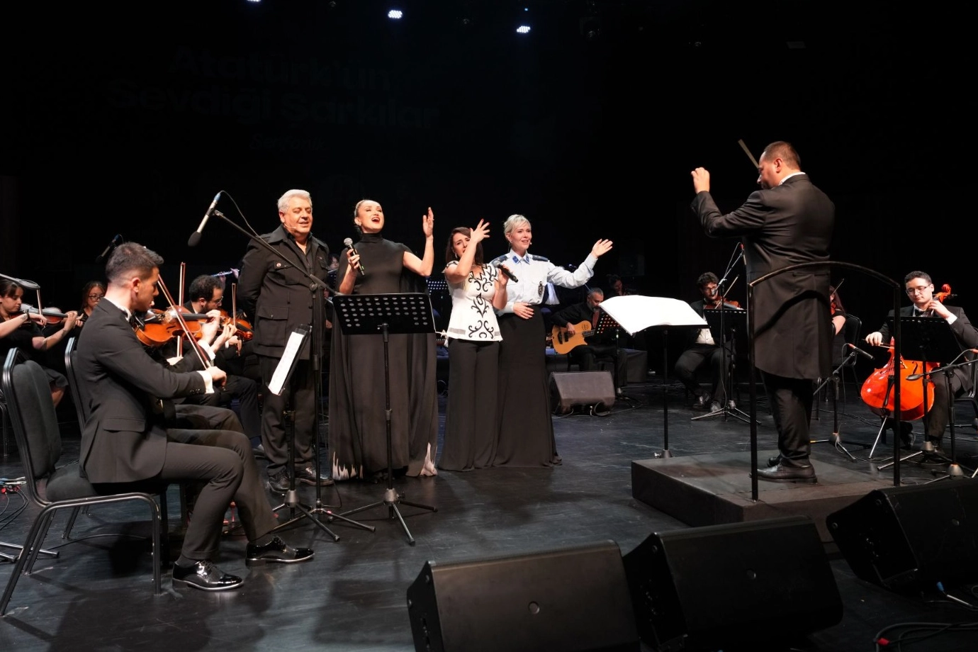 Kocaeli’de Ata’ya özlem notalarla yankılandı