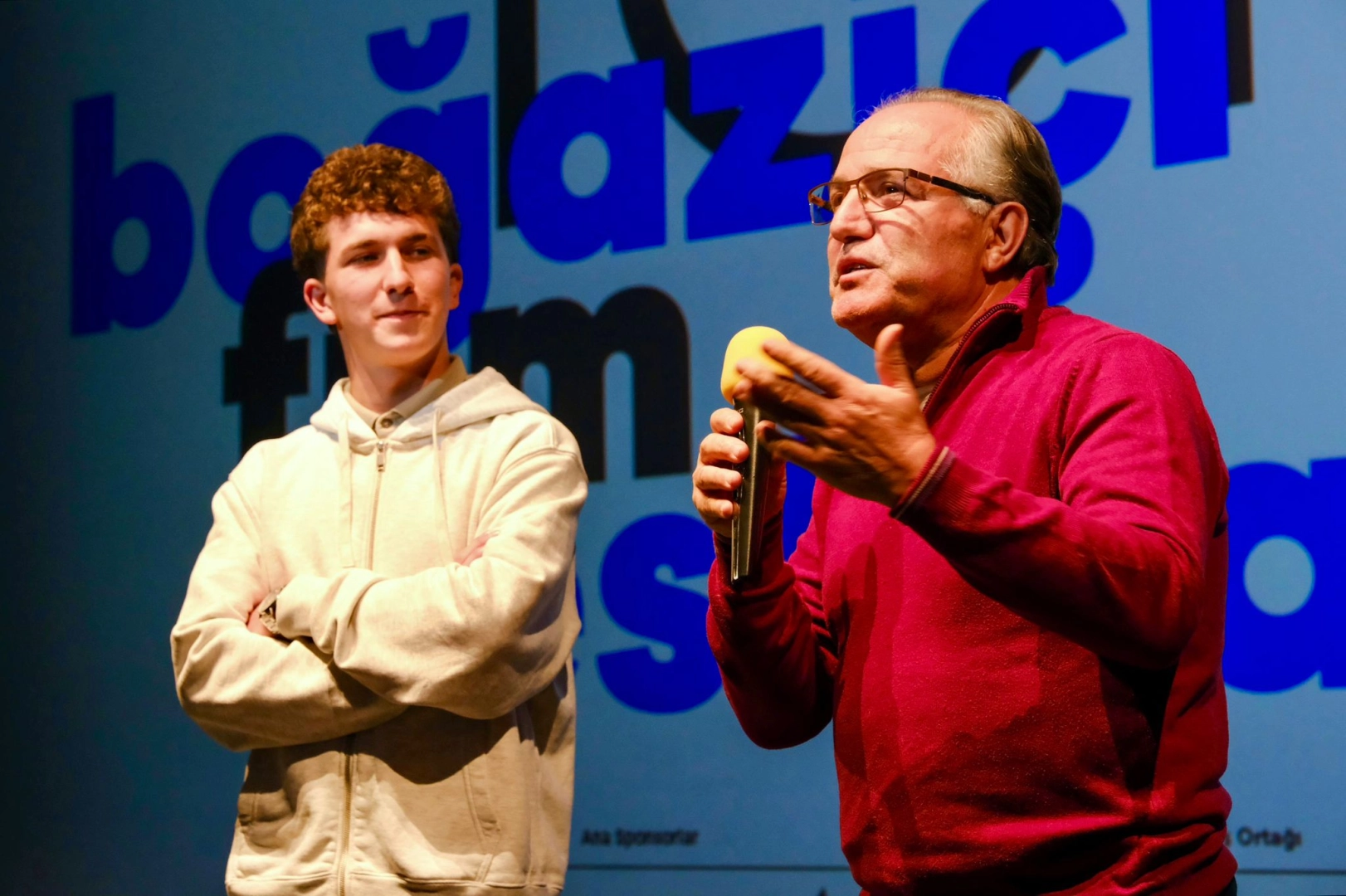 Kuzey Makedonya’nın ilk Türkçe uzun metrajlı filmi ‘DJ Ahmet’ gösterildi